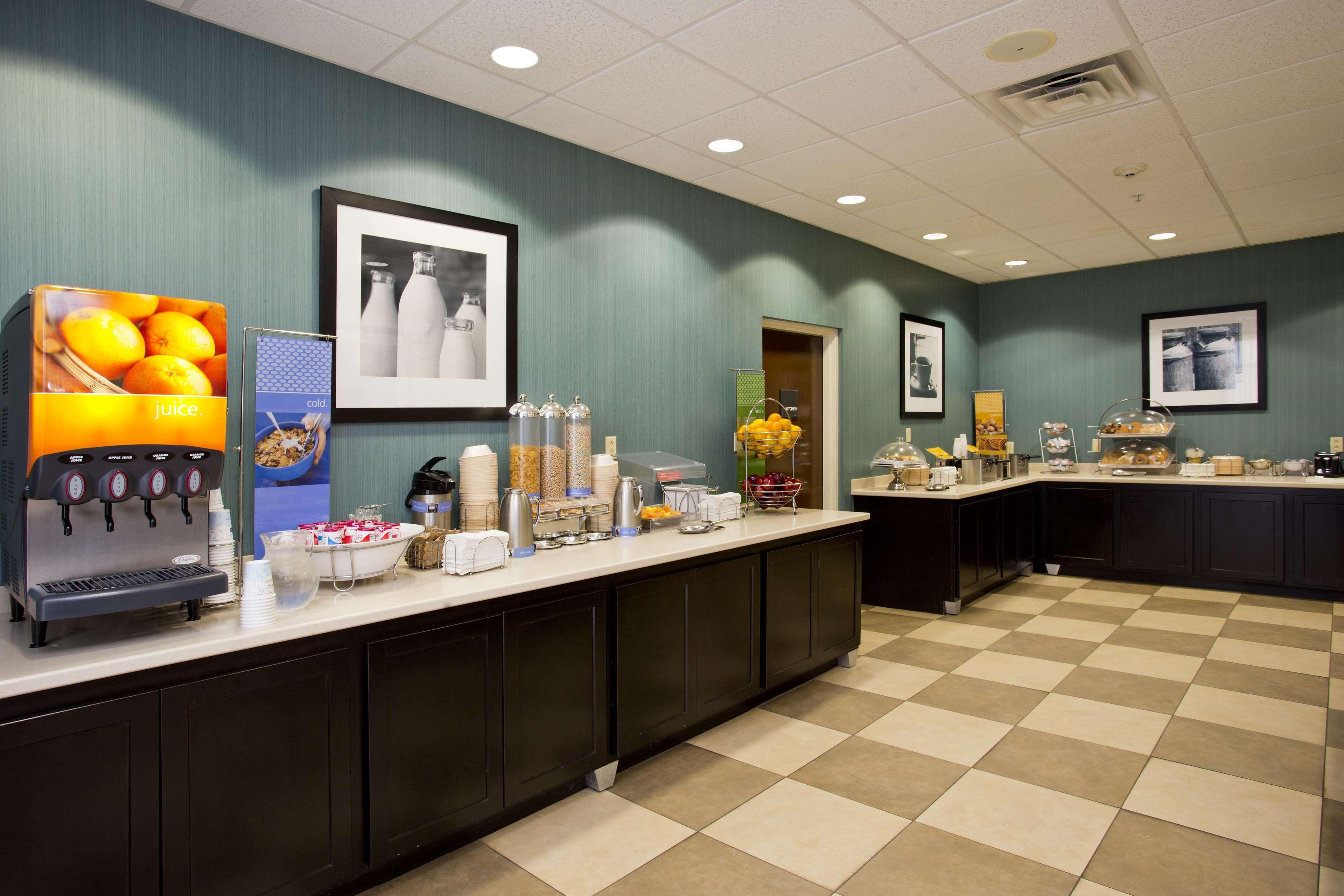 Hampton Inn Front Royal Restaurant photo
