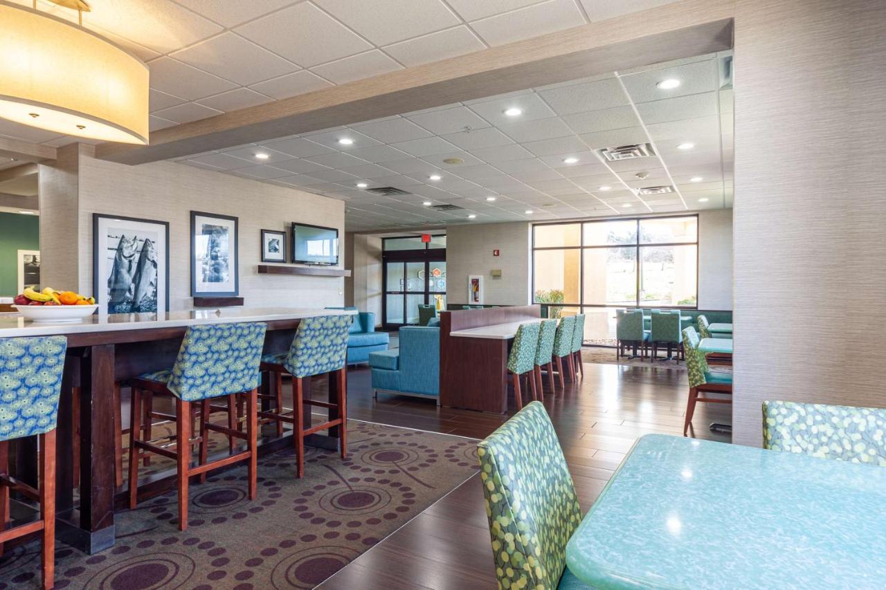 Hampton Inn Front Royal Exterior photo