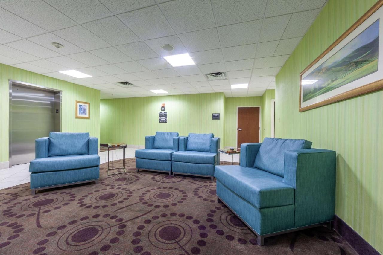 Hampton Inn Front Royal Exterior photo